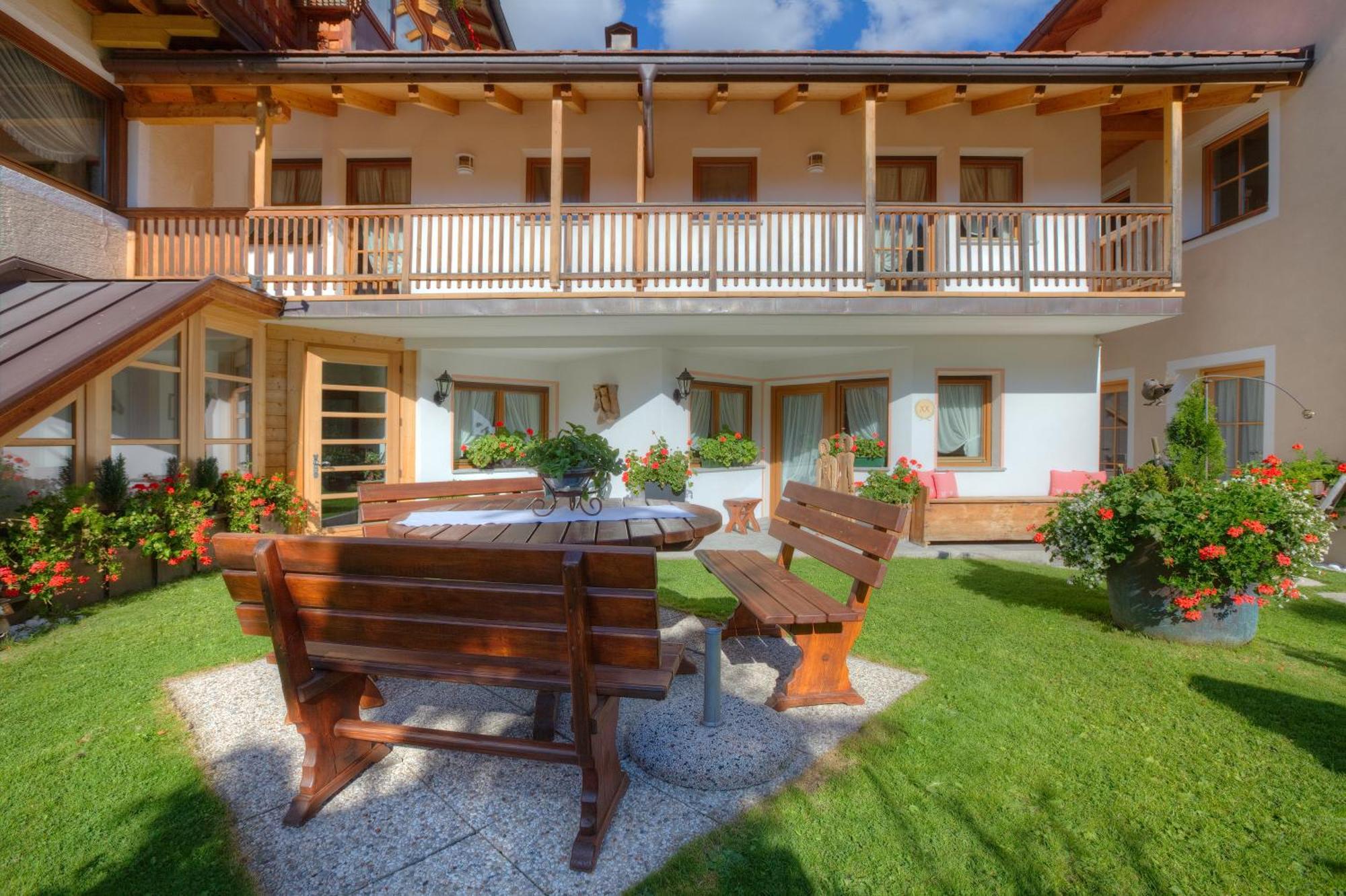 Residence Ciasa Planat Сан-Кассиано Экстерьер фото