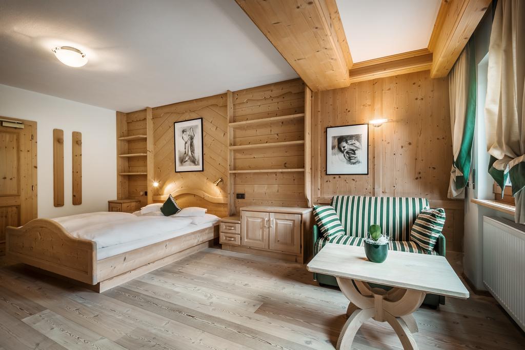 Residence Ciasa Planat Сан-Кассиано Экстерьер фото